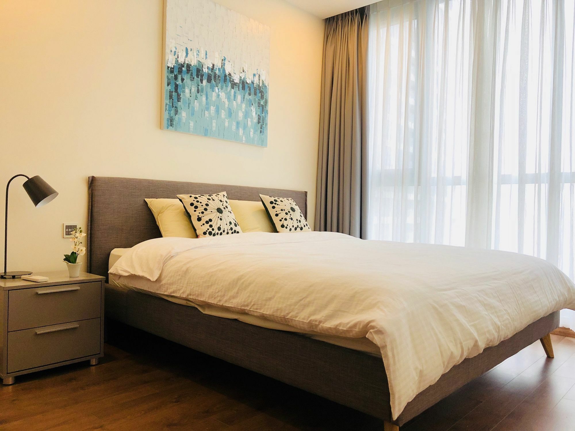 High-floor River-view Apartment